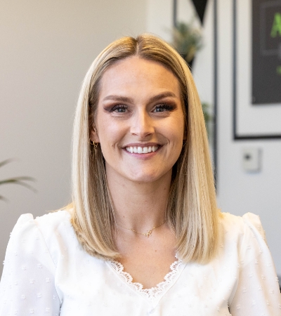 Breck-Cowan-receptionist-Aspen-Ridge-Physical-Therapy-Syracuse-Layton-UT